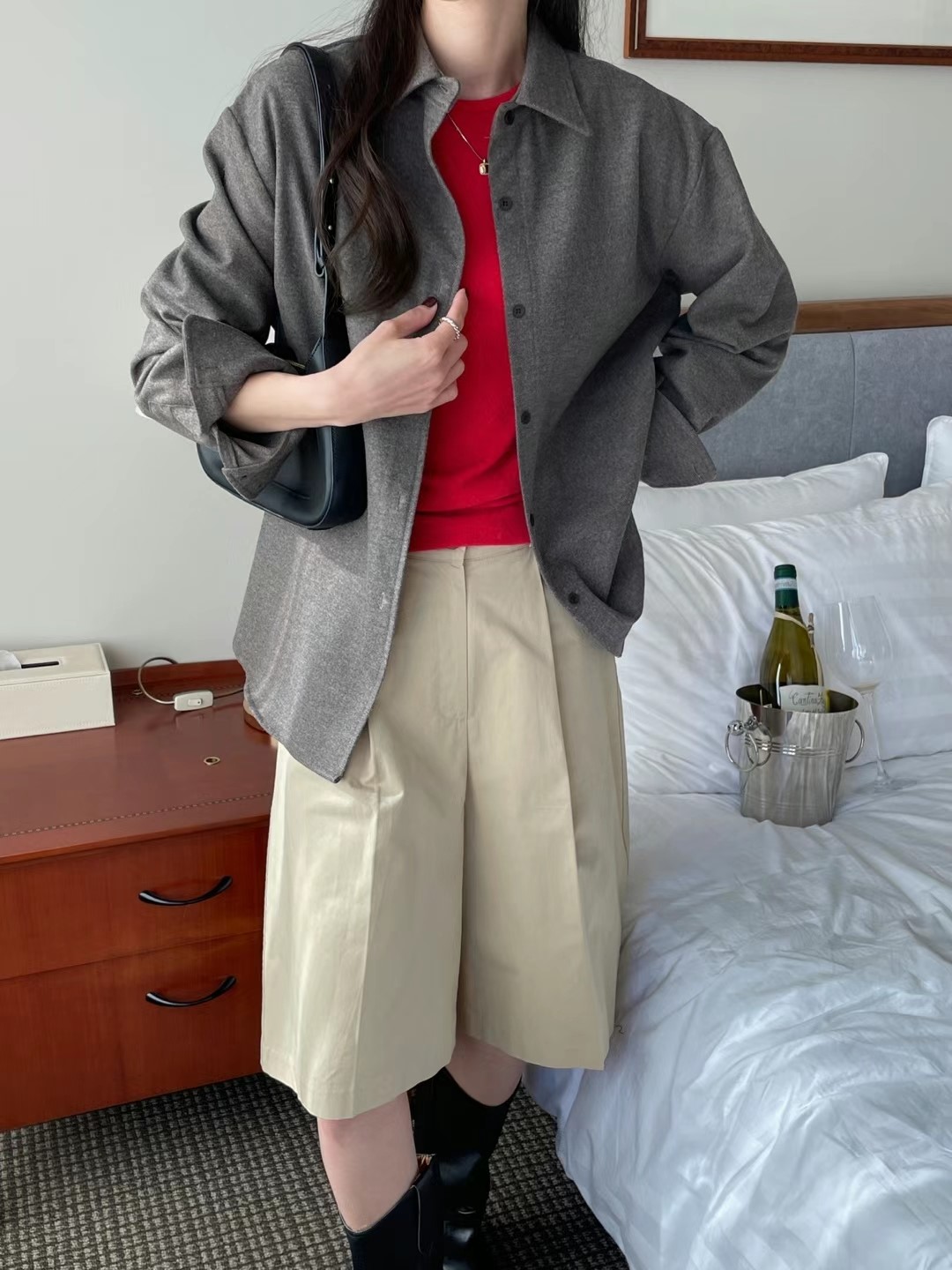 深灰