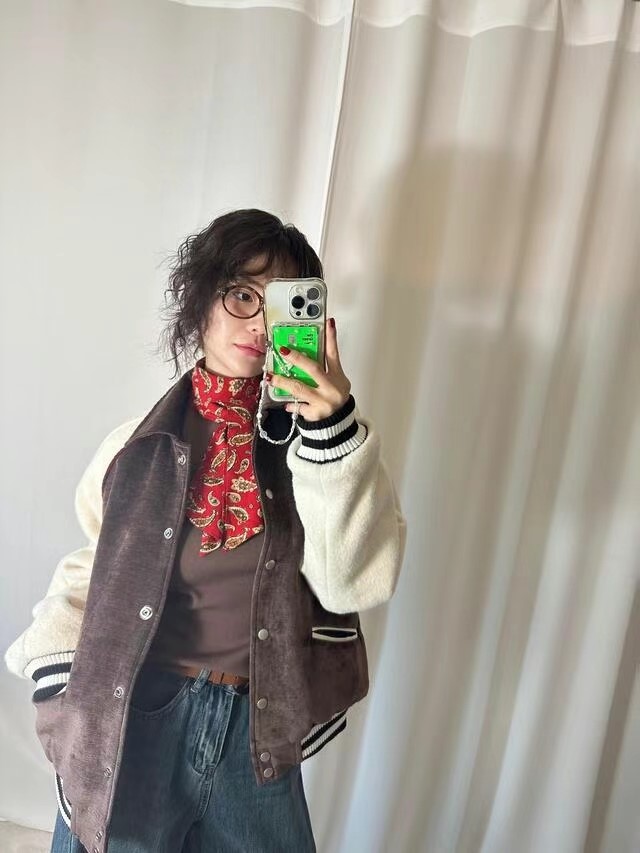 深棕色