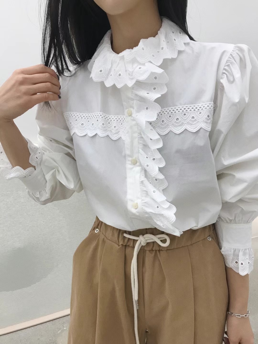 白色