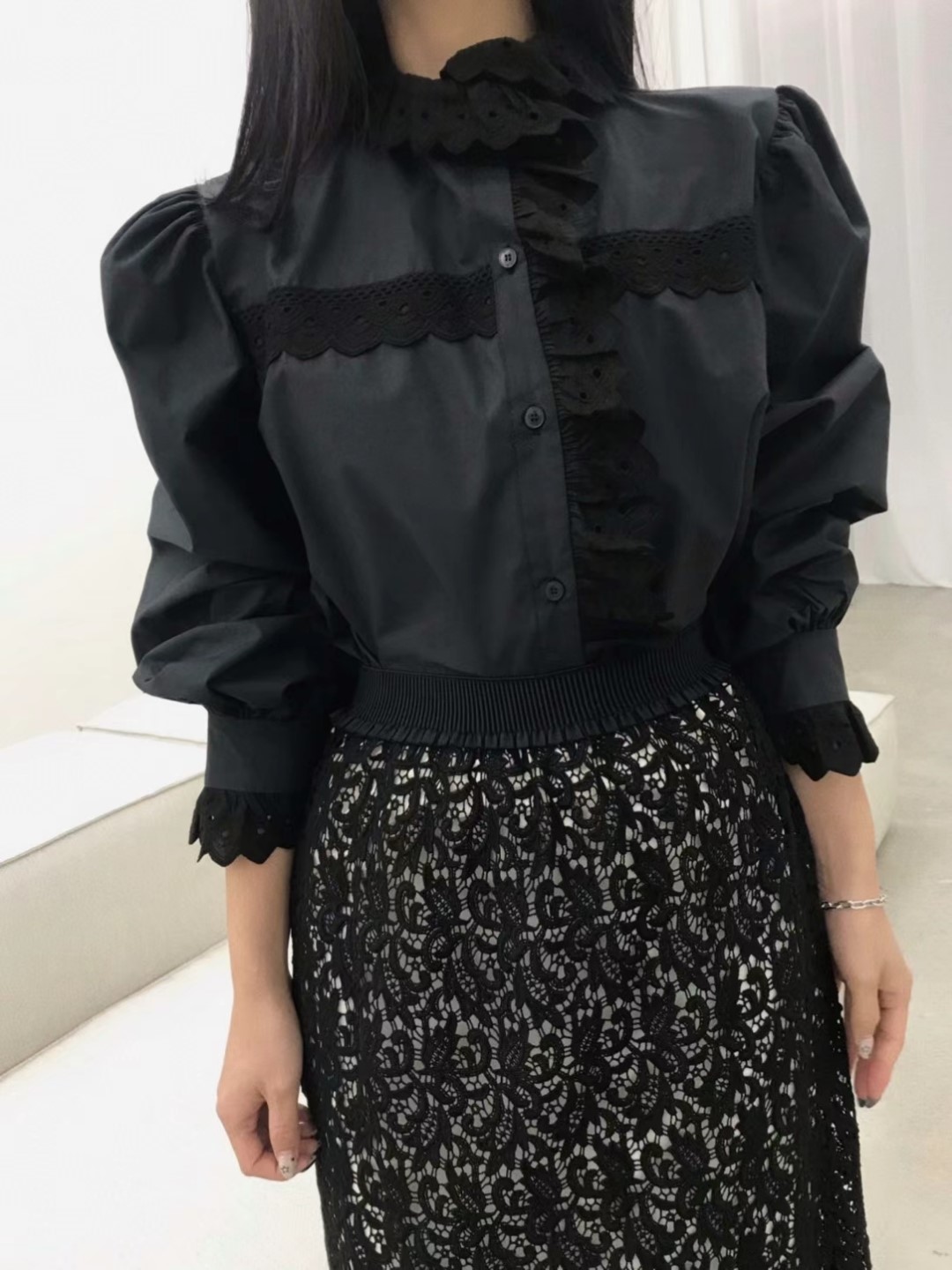 黑色