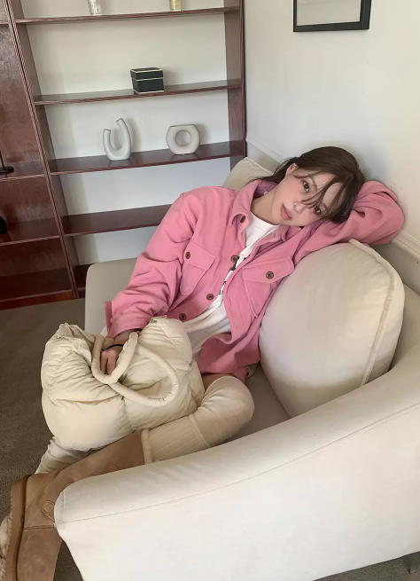 粉红色