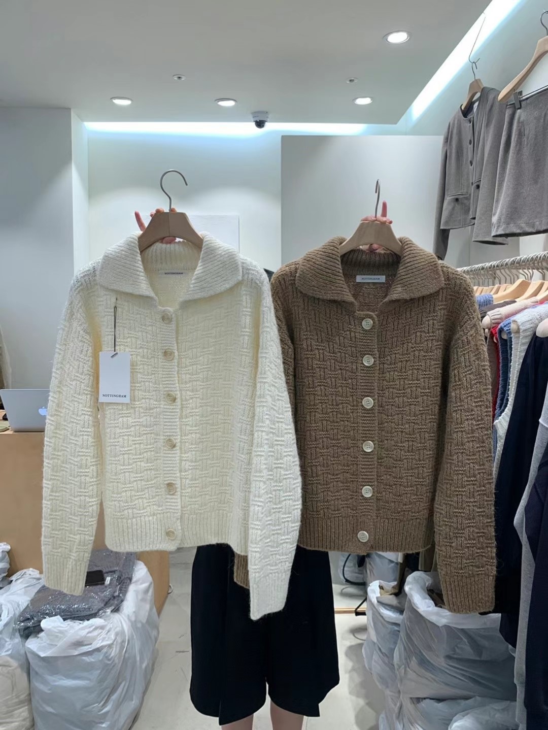 白色