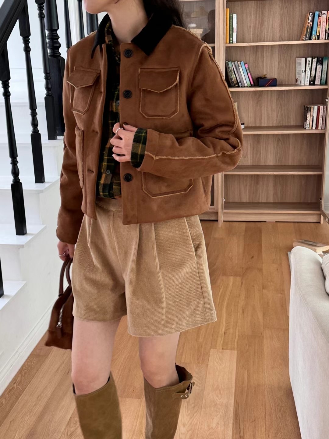 深棕色
