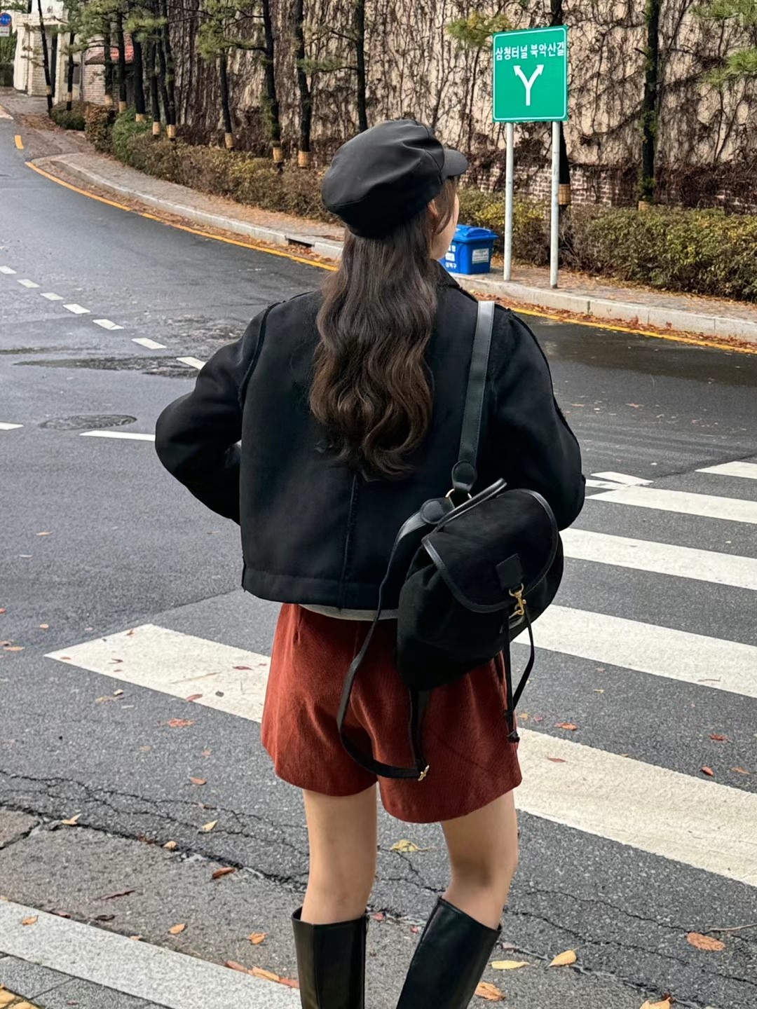 黑色