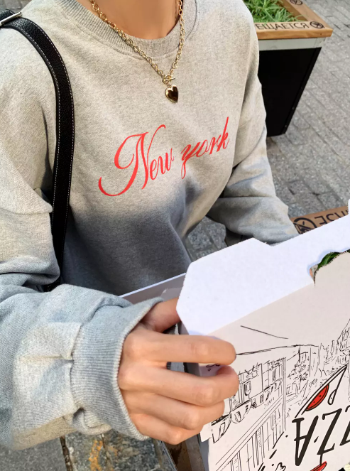 灰色