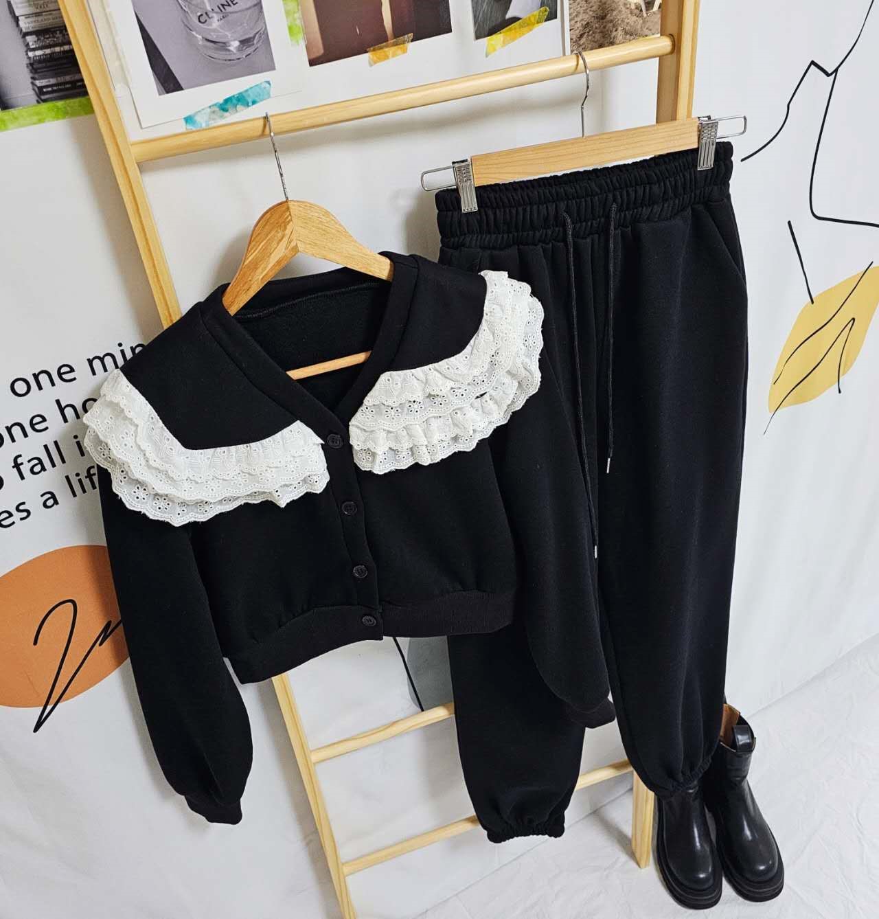 黑色