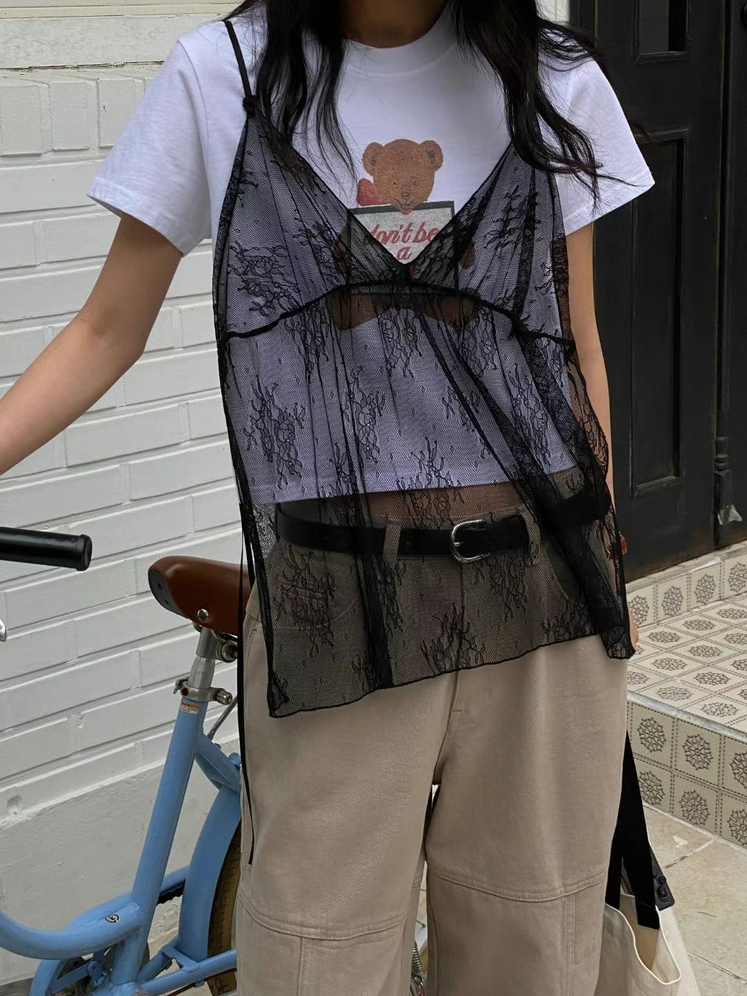 黑色