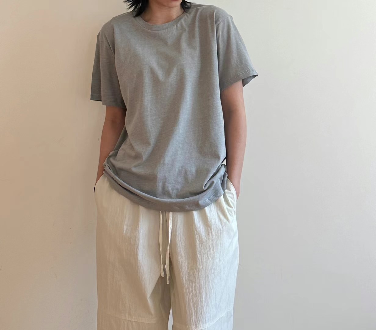 灰色