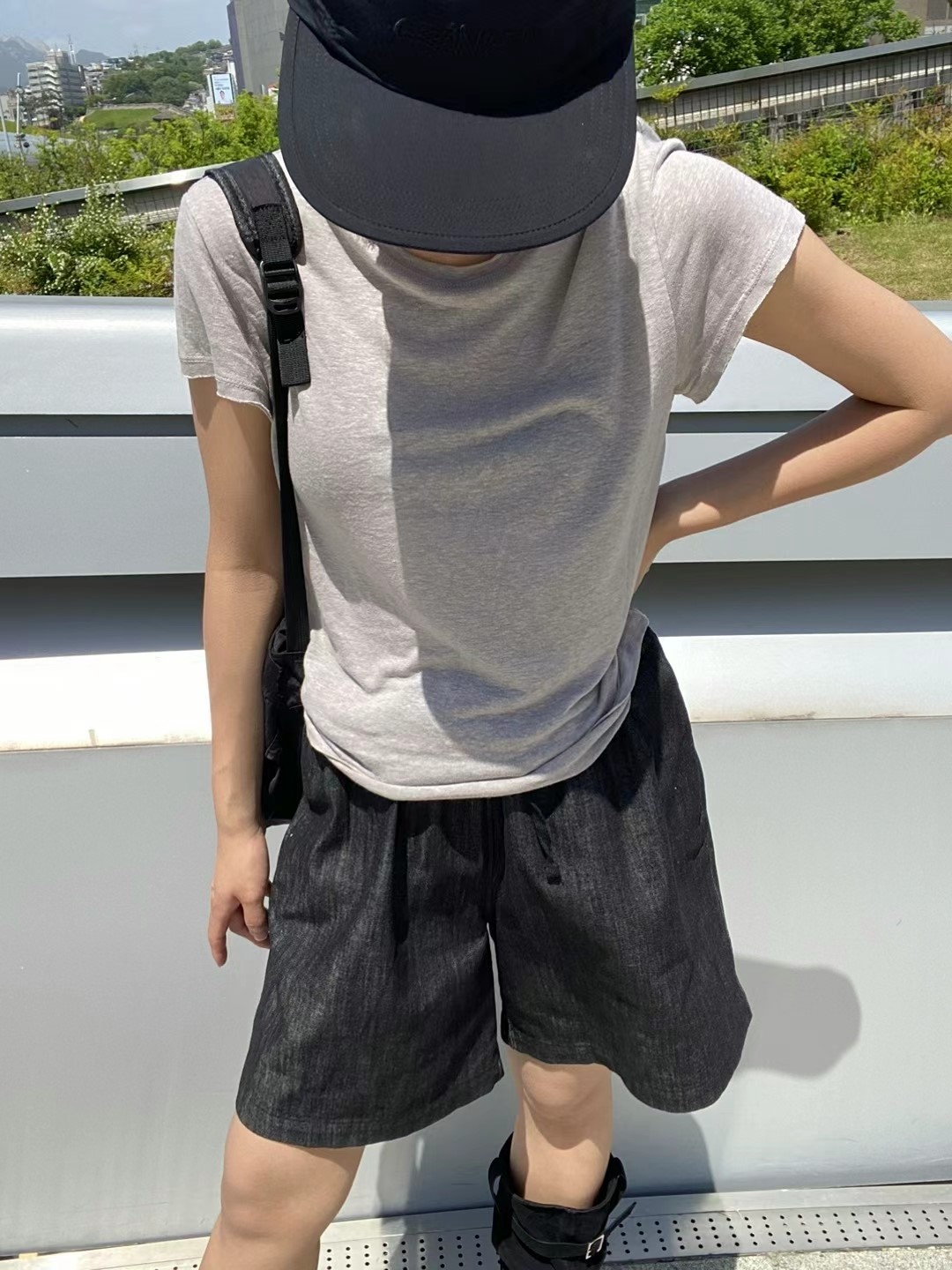灰色