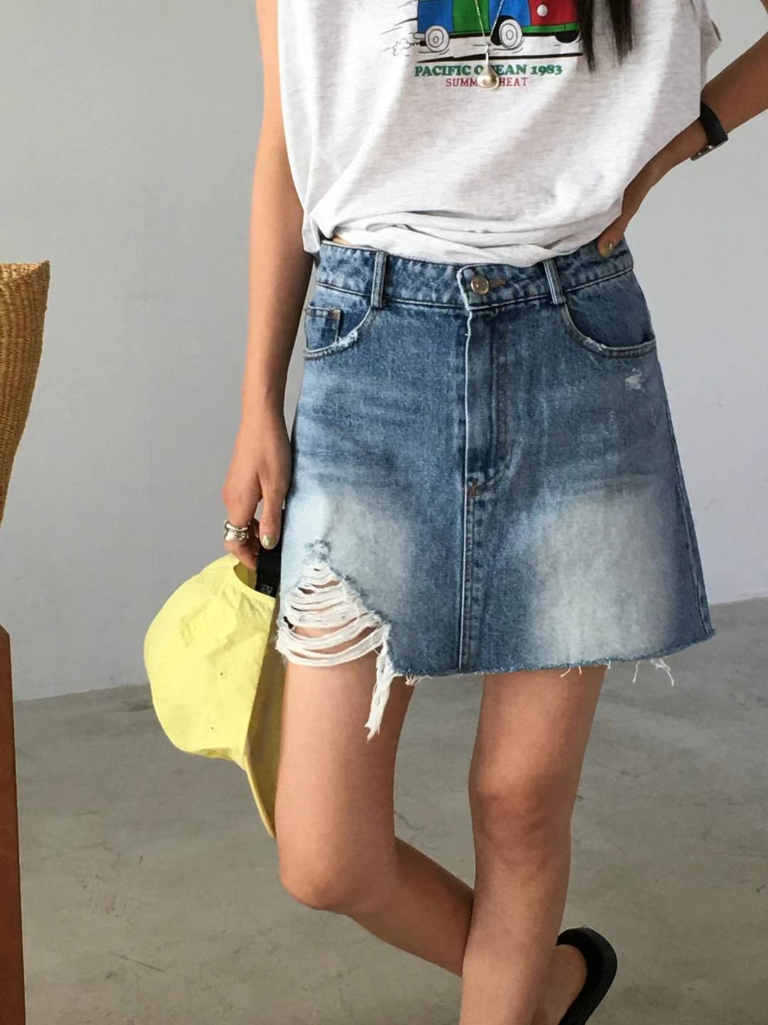 藏蓝色