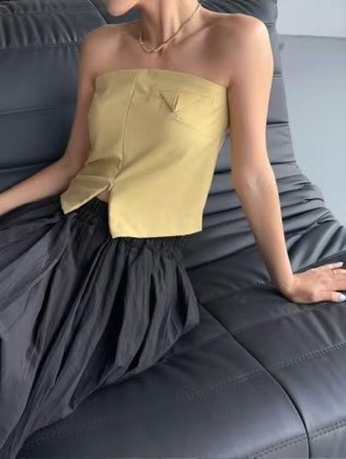 黄色