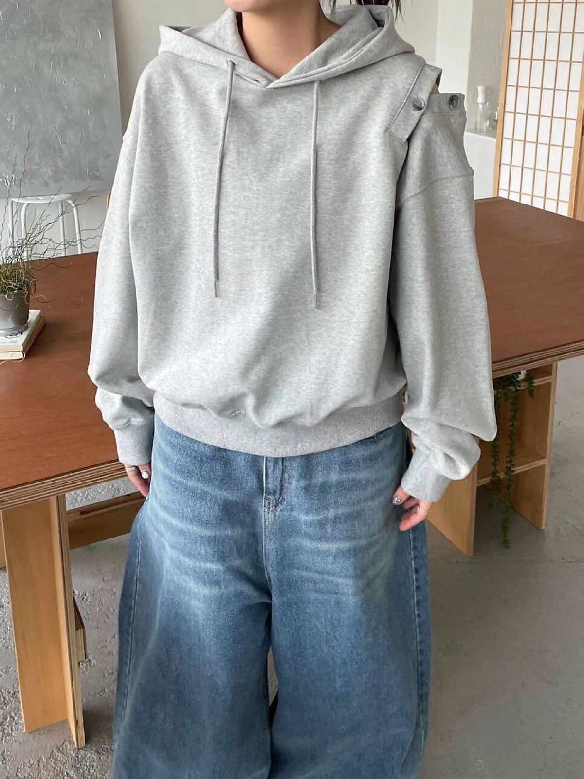 灰色