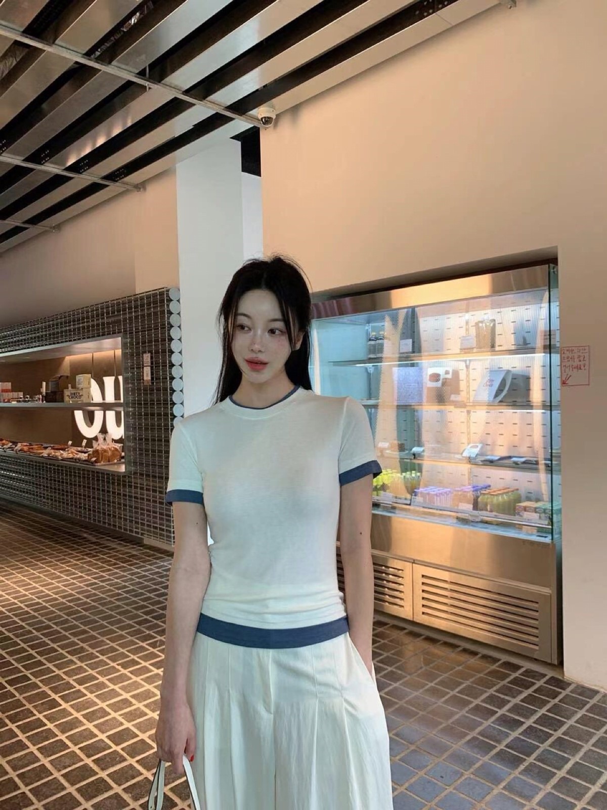 白色
