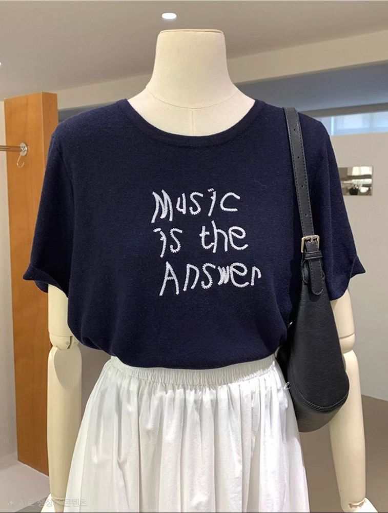 黑色