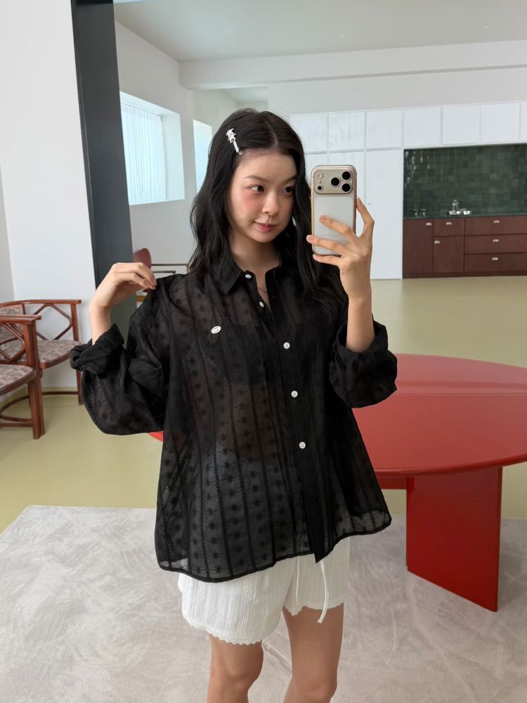 黑色