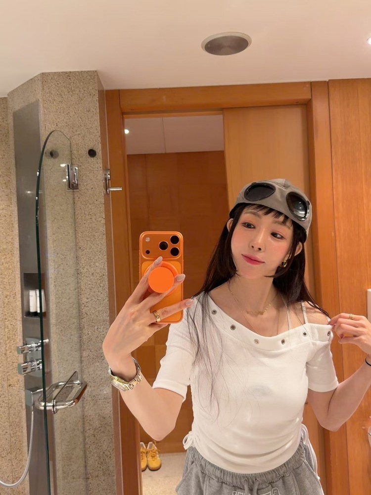 白色