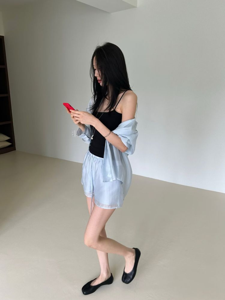 黑色