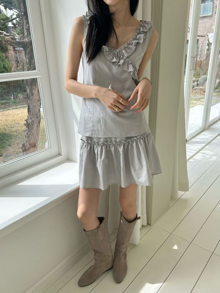 灰色
