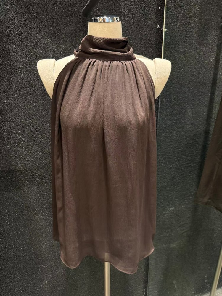 深棕色
