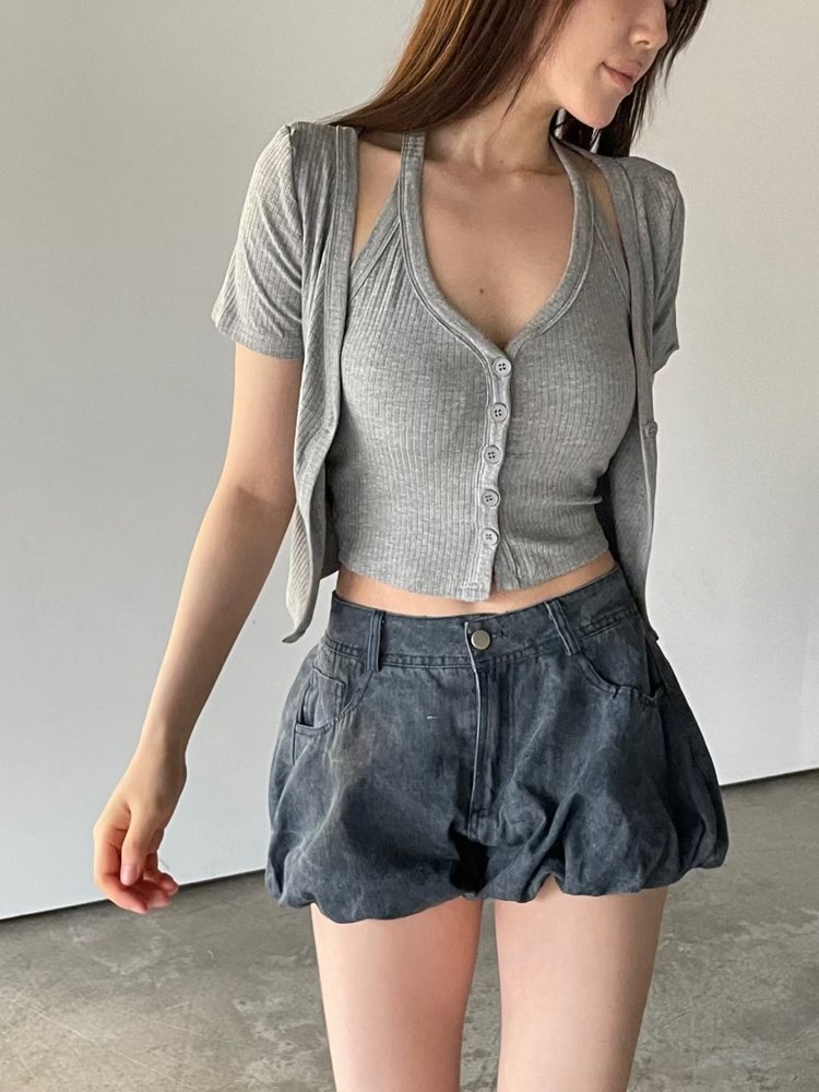 灰色