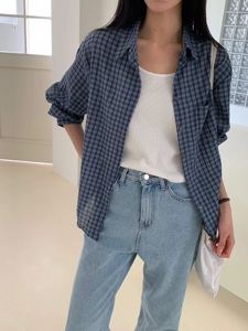 深蓝色