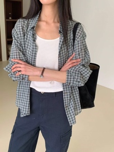 灰色