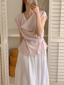 粉红色