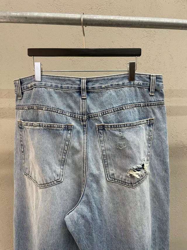 蓝色