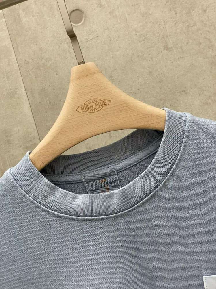 蓝色