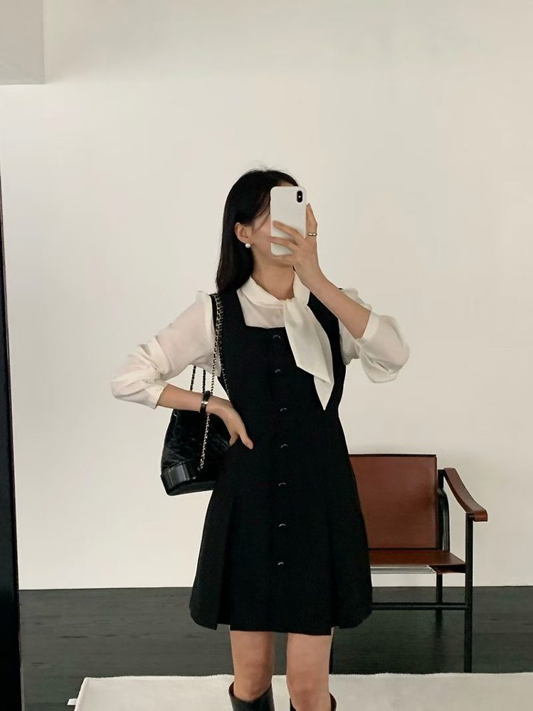 黑色