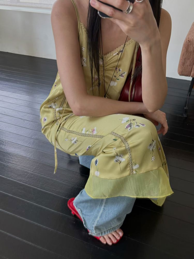 黄色