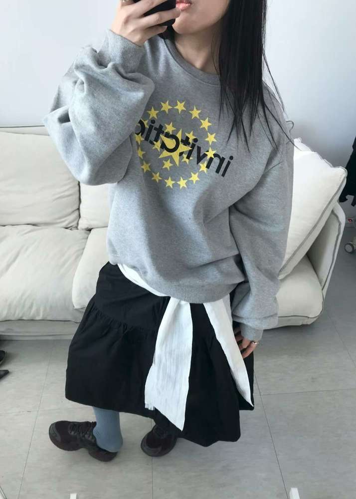 灰色