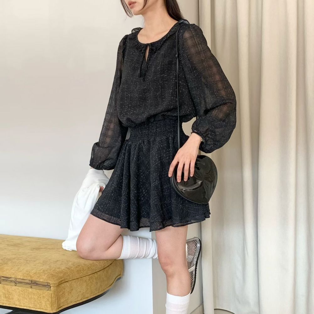 黑色