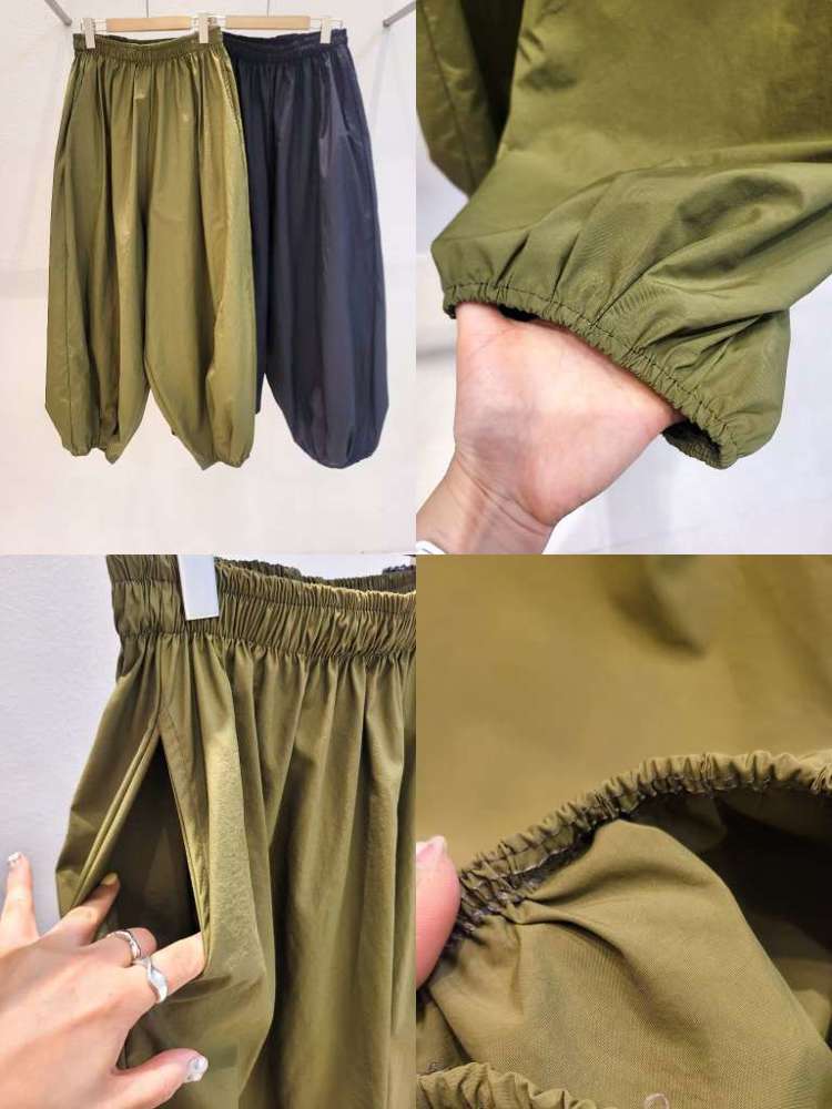 深蓝色
