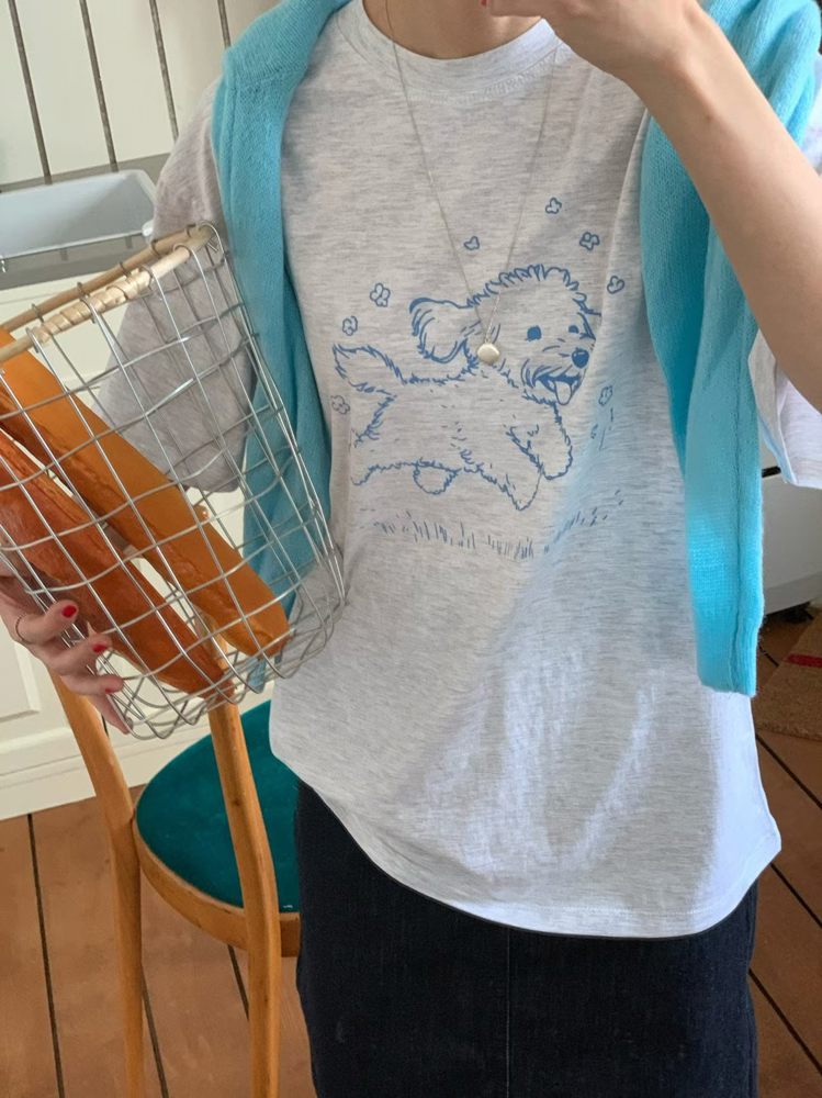 灰色
