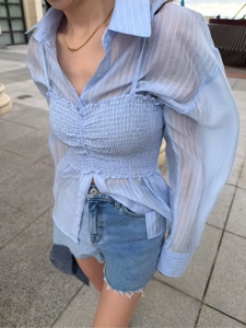 蓝色