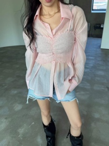 粉红色
