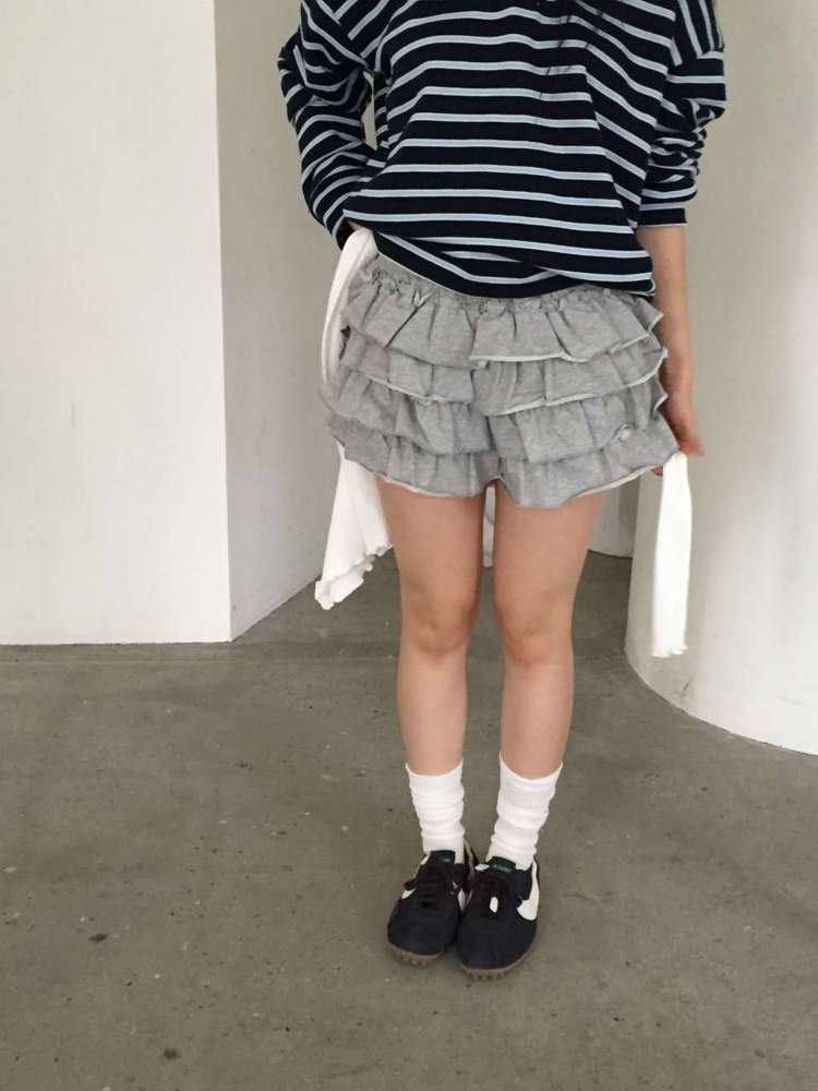 灰色