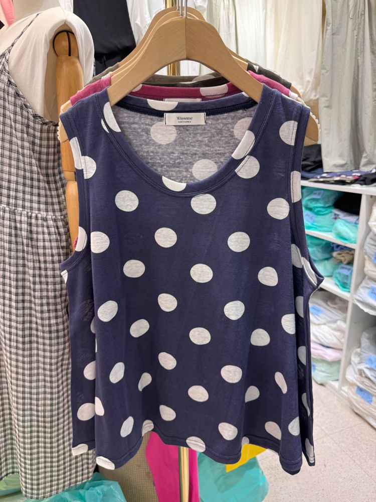 深蓝色