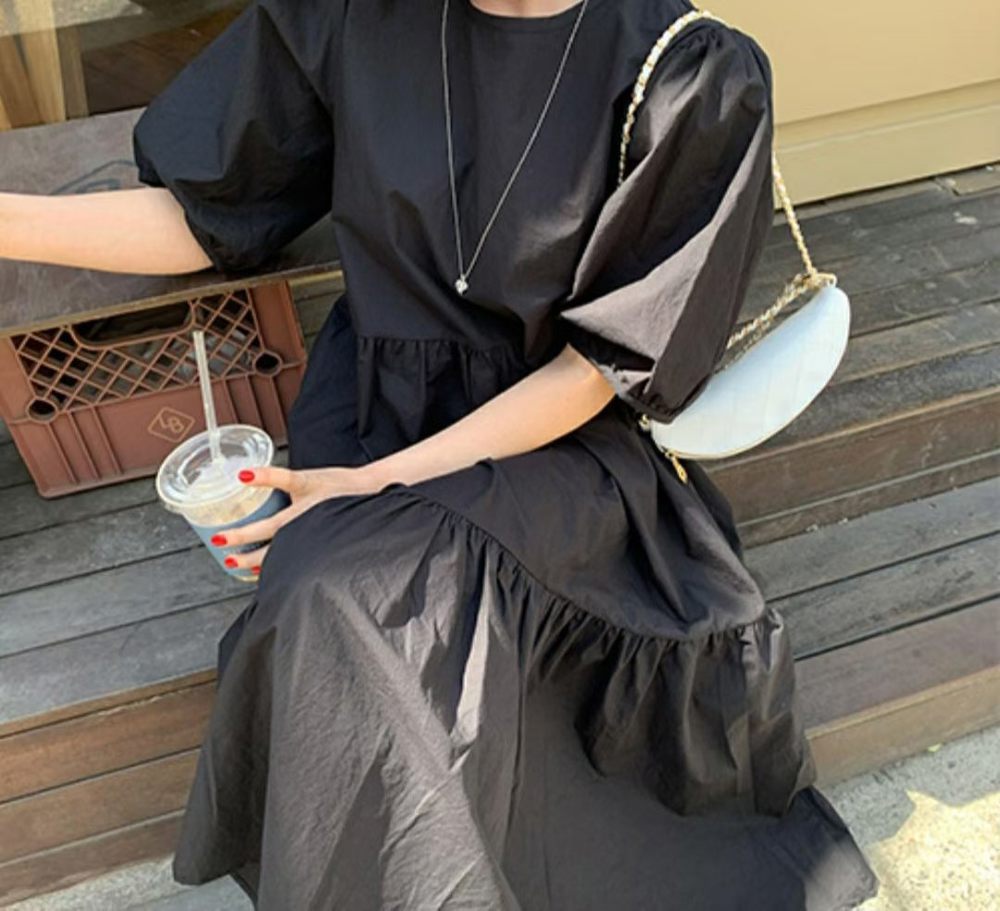 黑色