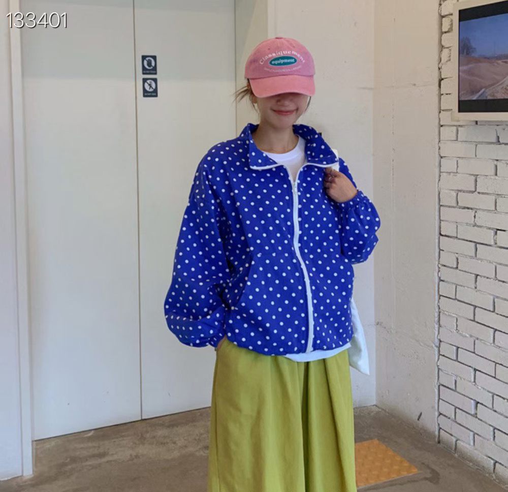浅粉色