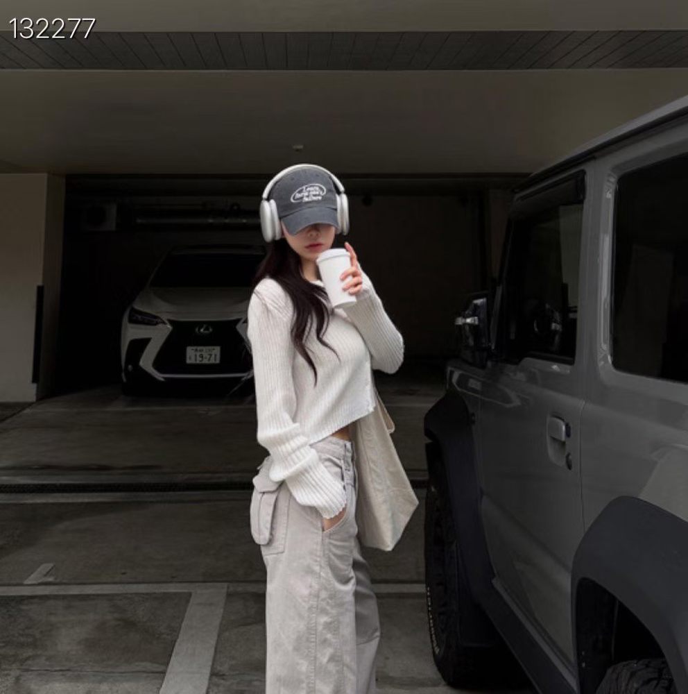 灰色