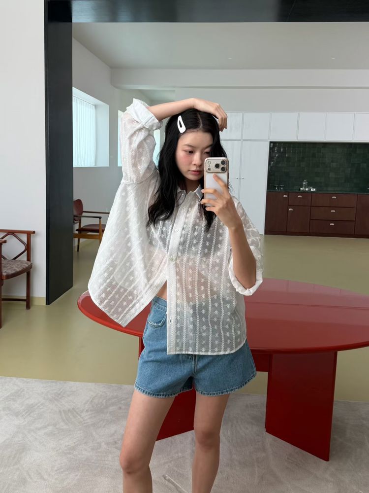 白色