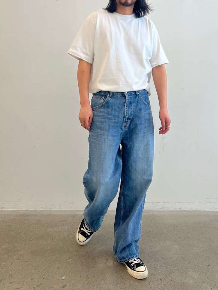 蓝色