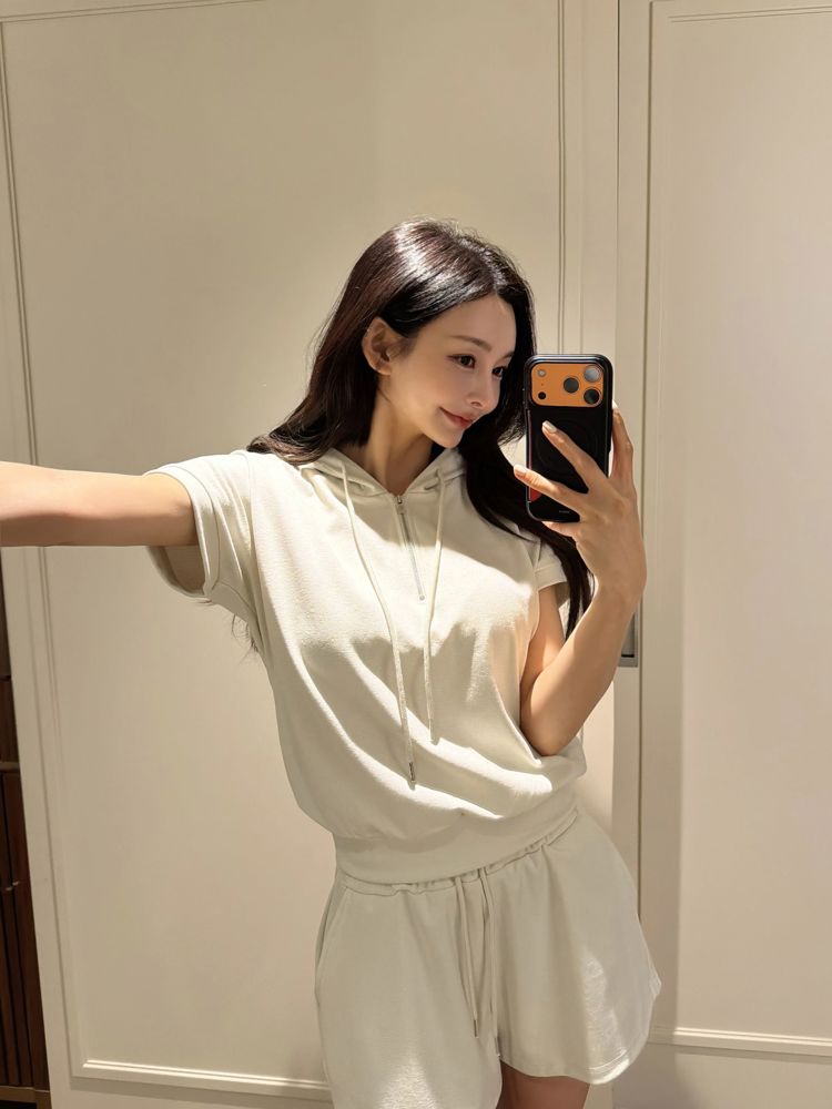 乳白色