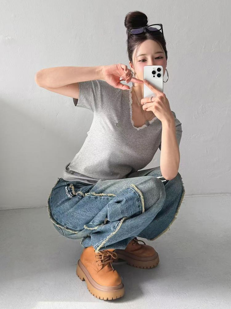 灰色