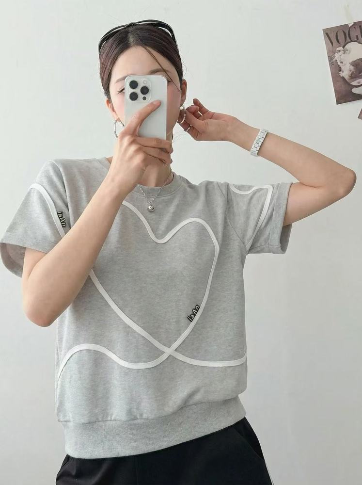 灰色