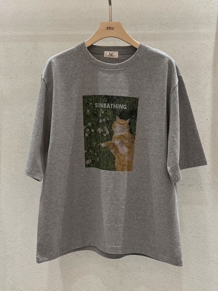 灰色