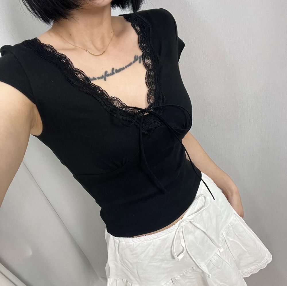 黑色