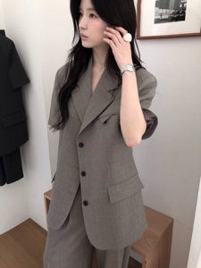 米色